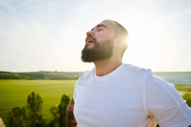 young bearded man portrait outdoors in the mountai 2025 02 24 22 45 52 utc institutovitalis.es